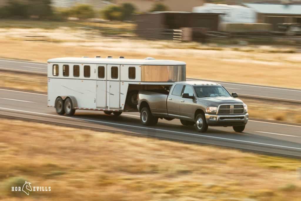 dodge ram trying to pull a trailer but can a dodge ram 1500 pull a gooseneck trailer